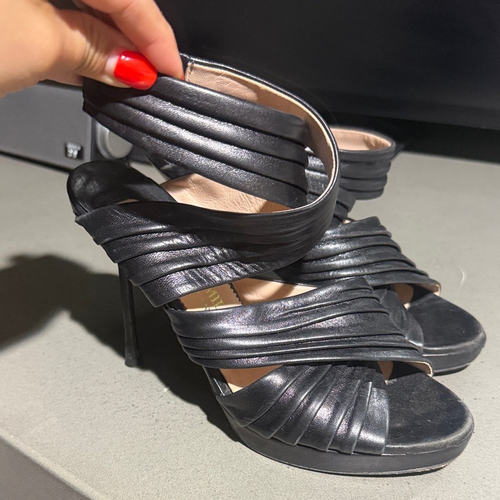 Chic Black Strappy Heels